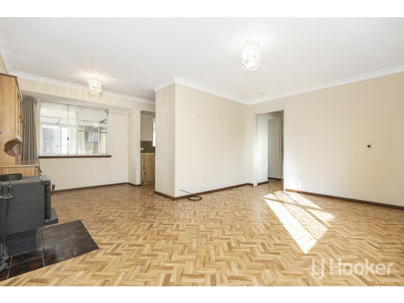 11 Stuart Place, Two Rocks WA 6037