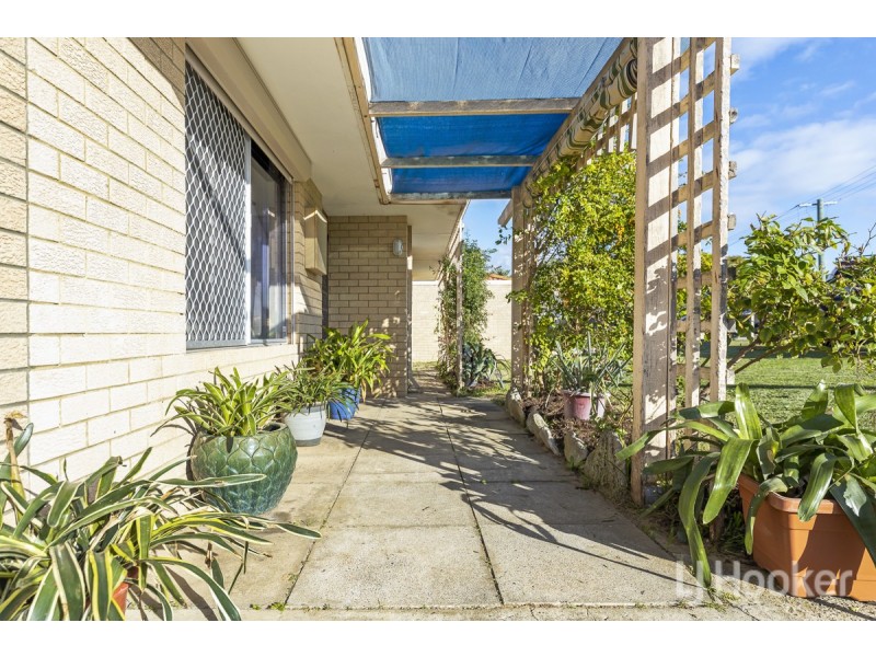 11 Stuart Place, Two Rocks WA 6037