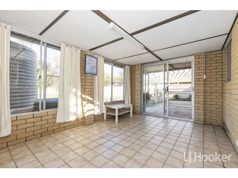 11 Stuart Place, Two Rocks WA 6037