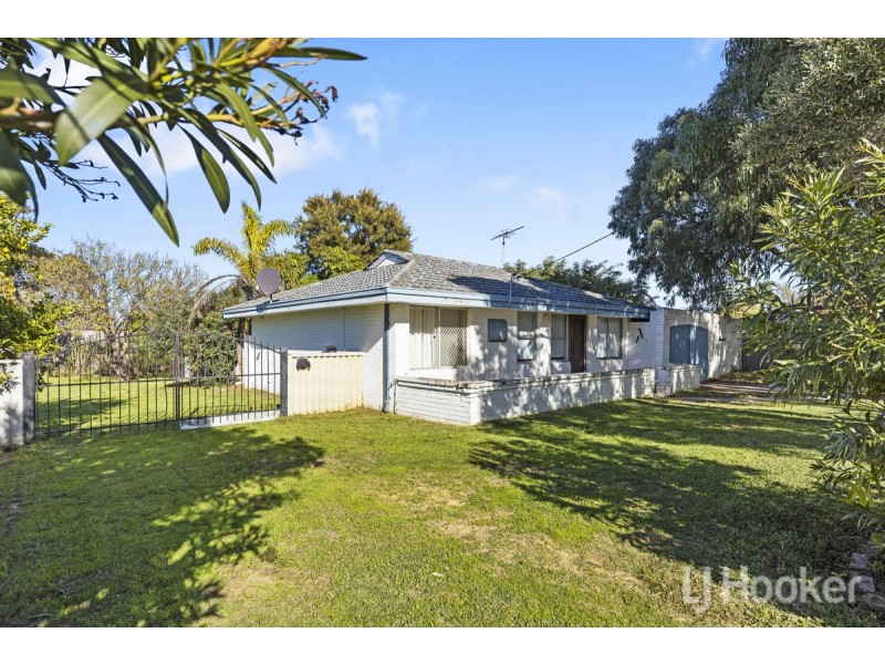 4 Shirlock Street, Two Rocks WA 6037
