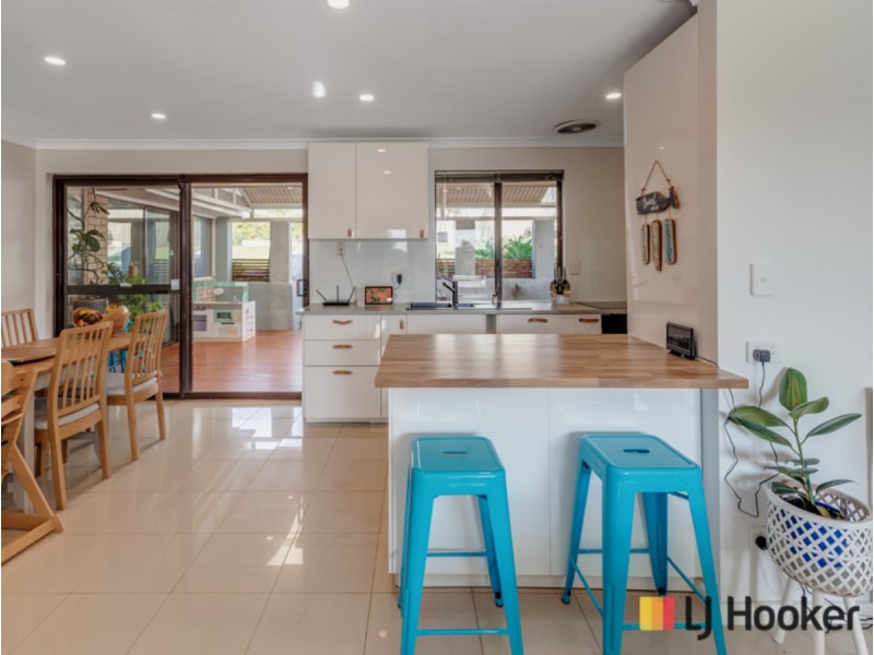 85 Moorpark Avenue, Yanchep WA 6035