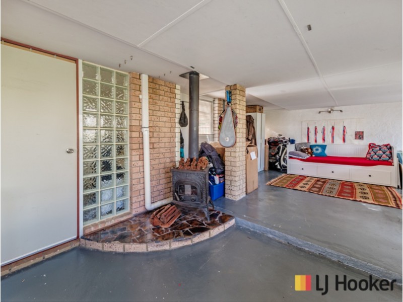 85 Moorpark Avenue, Yanchep WA 6035