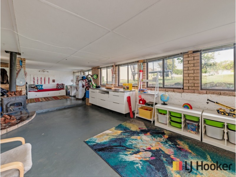 85 Moorpark Avenue, Yanchep WA 6035