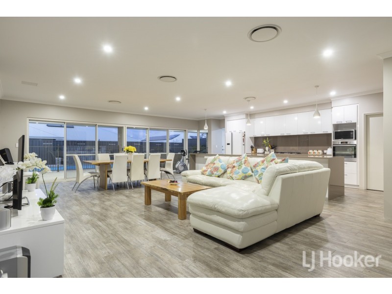 70 Parkland Drive, Yanchep WA 6035