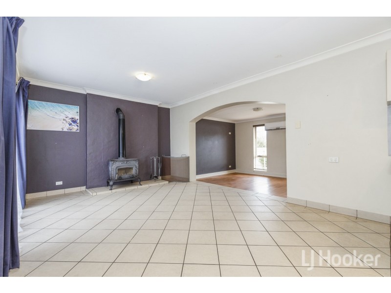 11 Mitchell Place, Two Rocks WA 6037