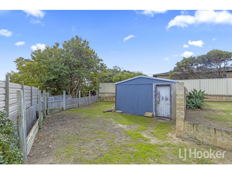 11 Mitchell Place, Two Rocks WA 6037