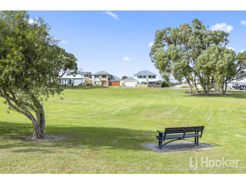 11 Mitchell Place, Two Rocks WA 6037