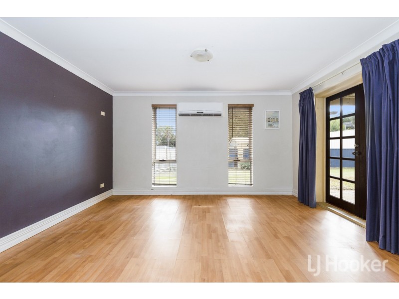 11 Mitchell Place, Two Rocks WA 6037