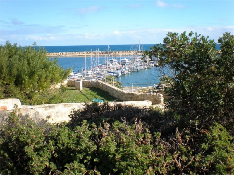 11 Mitchell Place, Two Rocks WA 6037