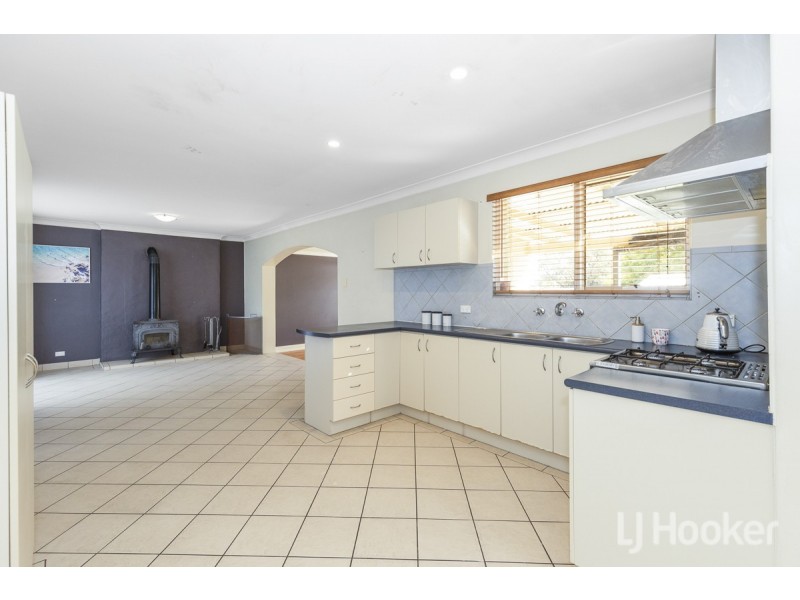 11 Mitchell Place, Two Rocks WA 6037