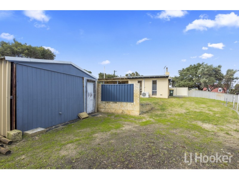 11 Mitchell Place, Two Rocks WA 6037