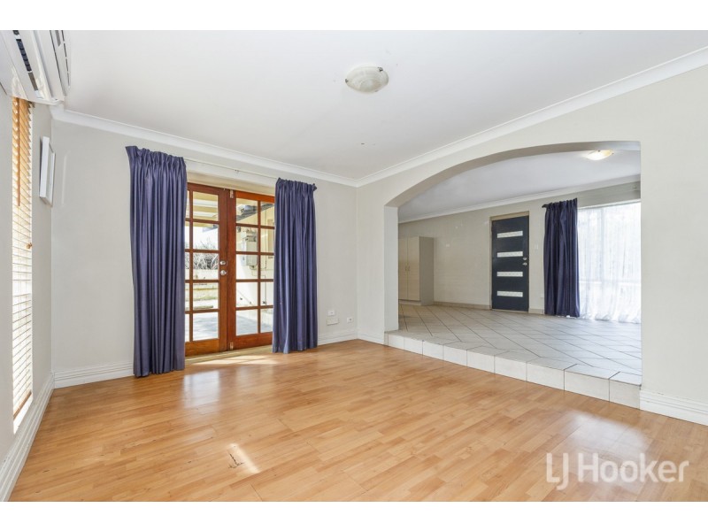 11 Mitchell Place, Two Rocks WA 6037