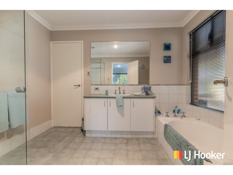 28 Birdsong Gate, Two Rocks WA 6037