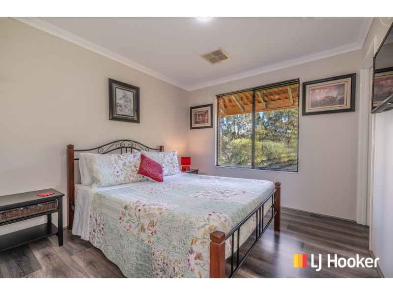 28 Birdsong Gate, Two Rocks WA 6037