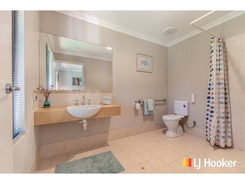 28 Birdsong Gate, Two Rocks WA 6037