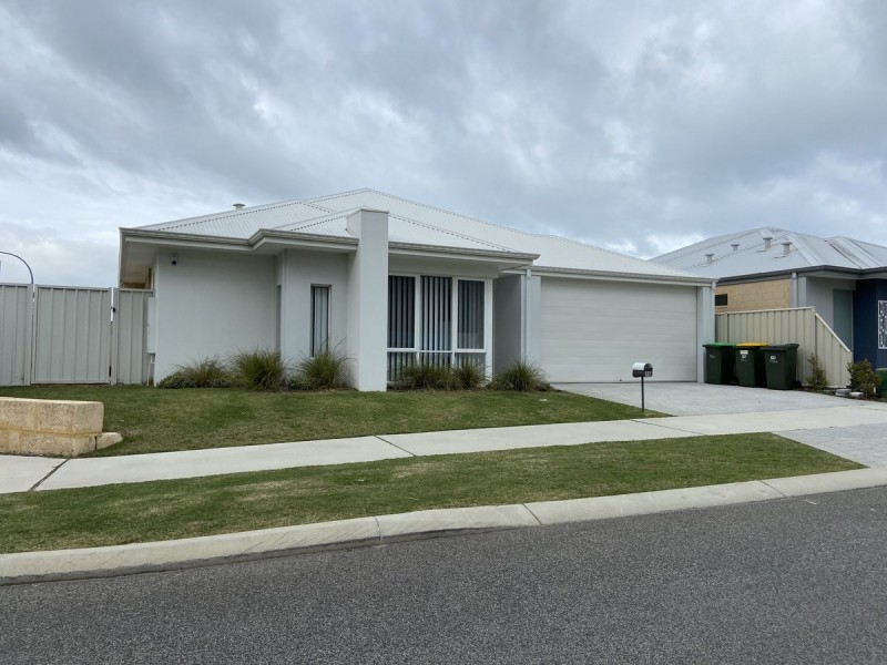 16 Strand Way, Yanchep WA 6035