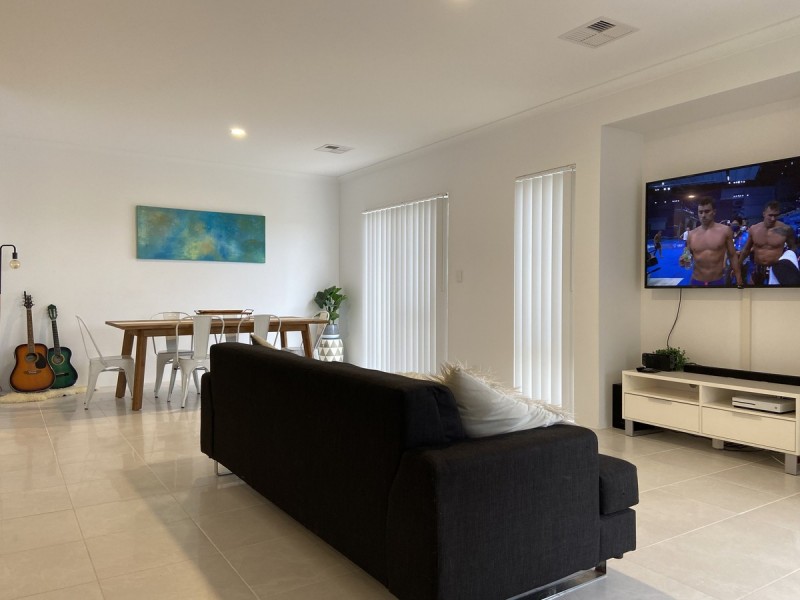 16 Strand Way, Yanchep WA 6035