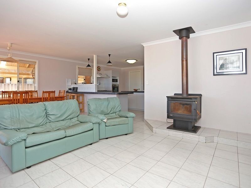 8 Atlanta Drive, Two Rocks WA 6037