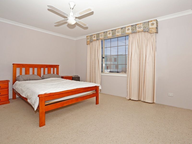 8 Atlanta Drive, Two Rocks WA 6037