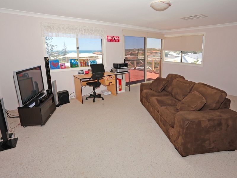 8 Atlanta Drive, Two Rocks WA 6037