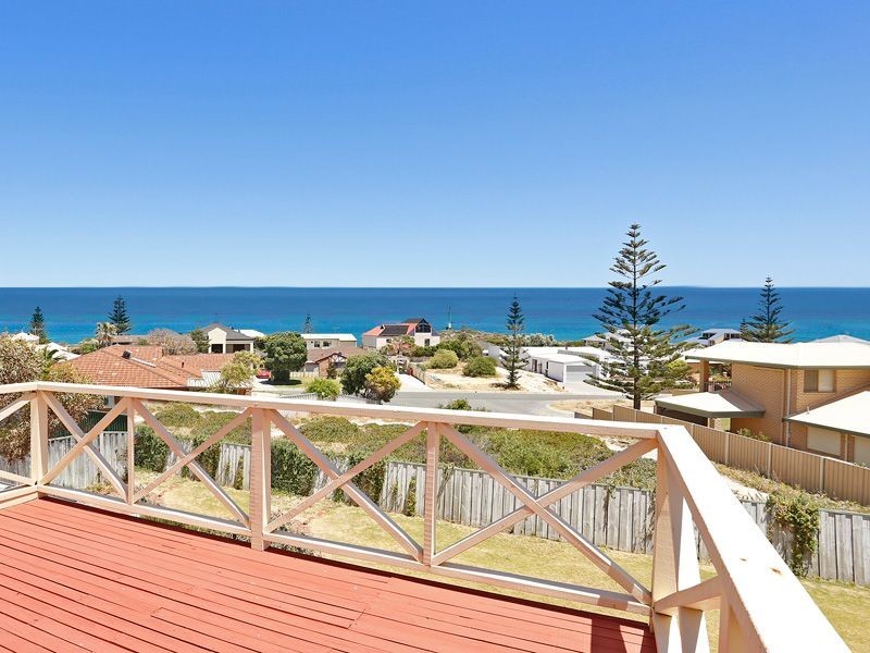 8 Atlanta Drive, Two Rocks WA 6037