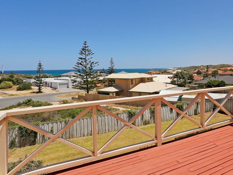 8 Atlanta Drive, Two Rocks WA 6037