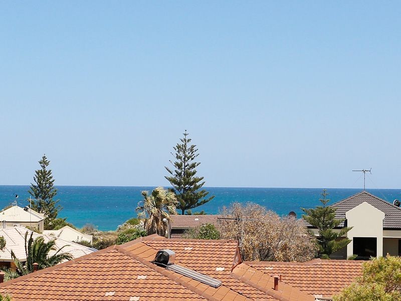 8 Atlanta Drive, Two Rocks WA 6037