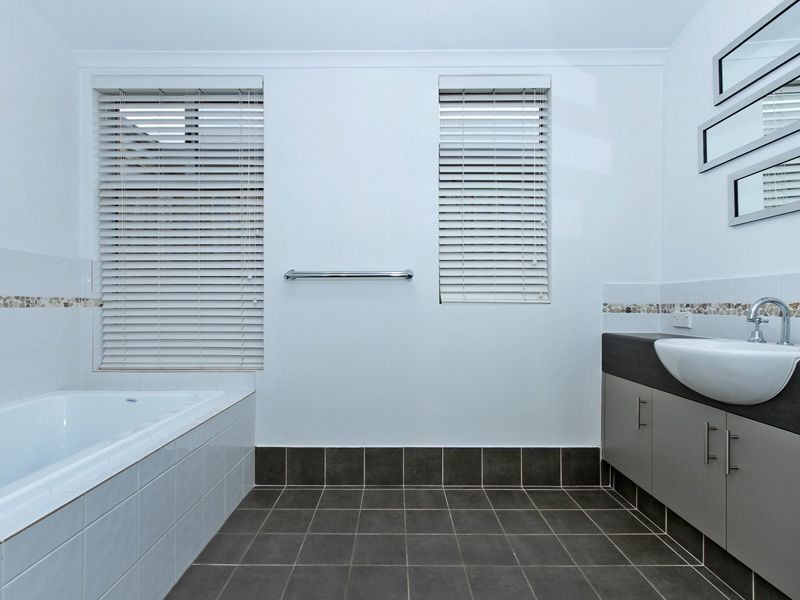 60 Seaside Avenue, Yanchep WA 6035