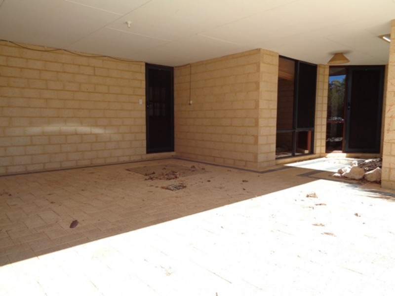 28 Blaxland Avenue, Two Rocks WA 6037