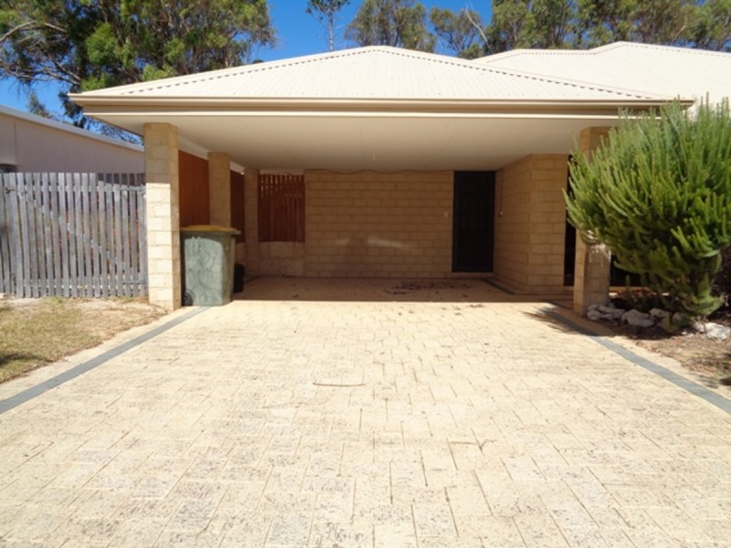 28 Blaxland Avenue, Two Rocks WA 6037