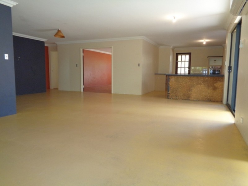 28 Blaxland Avenue, Two Rocks WA 6037