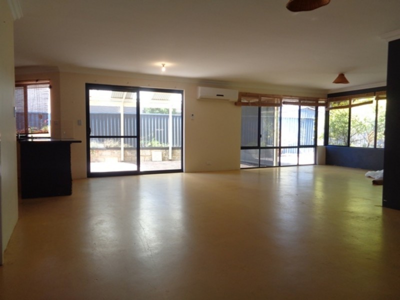 28 Blaxland Avenue, Two Rocks WA 6037