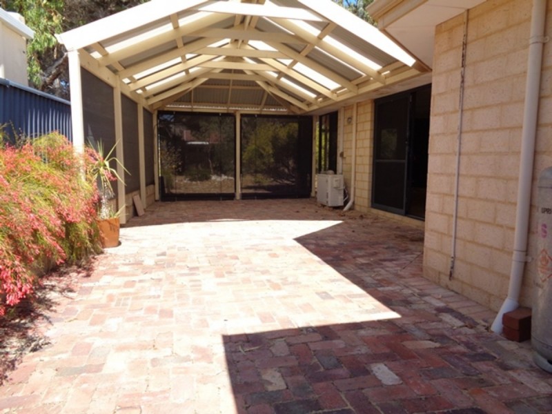 28 Blaxland Avenue, Two Rocks WA 6037