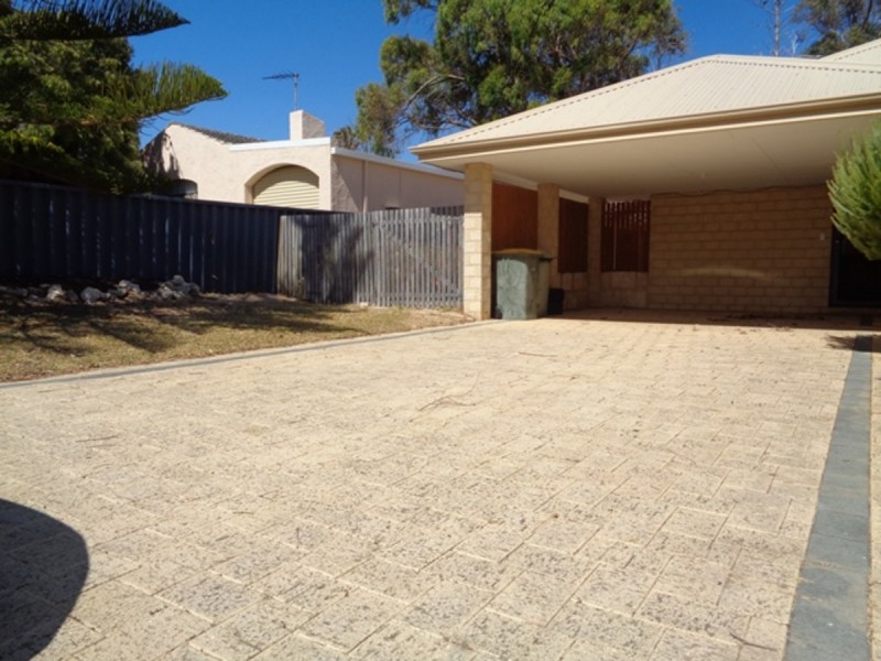 28 Blaxland Avenue, Two Rocks WA 6037