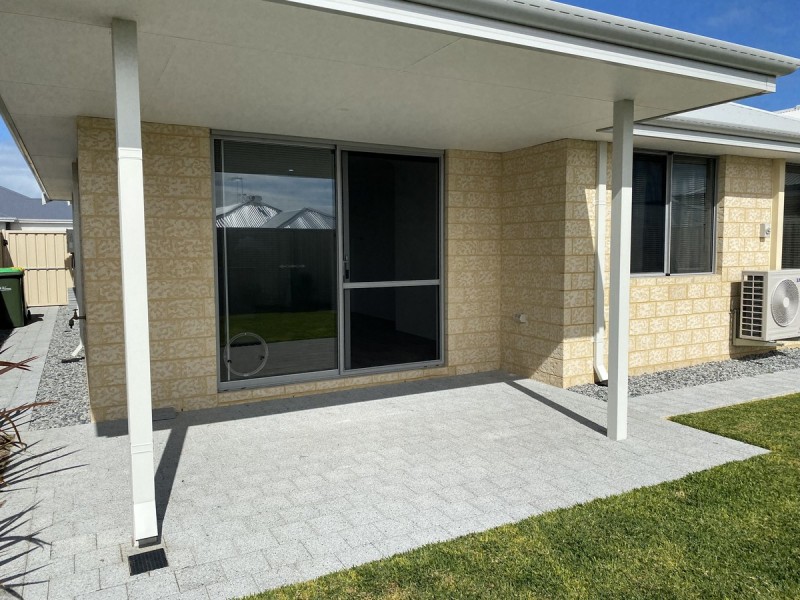 15 Thistle Way, Two Rocks WA 6037