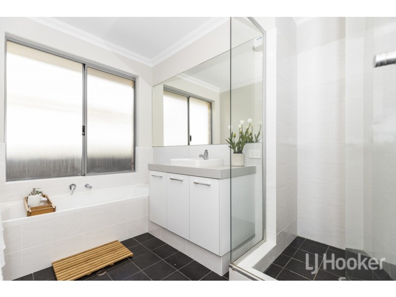 15 Bronze Street, Eglinton WA 6034