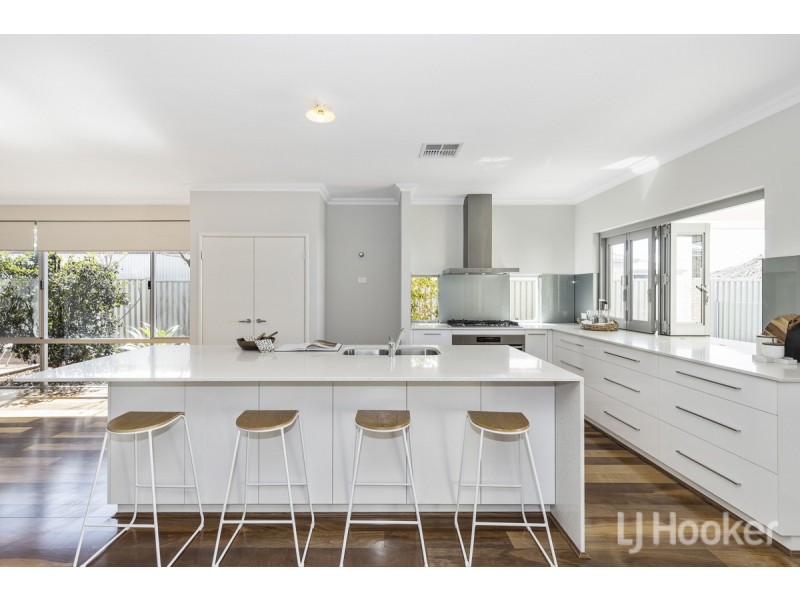 15 Bronze Street, Eglinton WA 6034