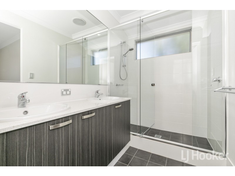 26 Cosmia Grove, Jindalee WA 6036