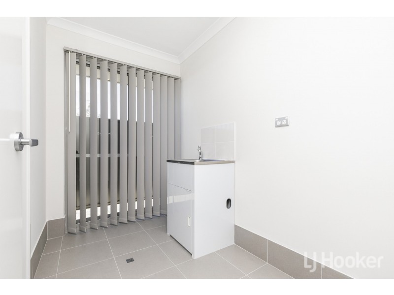 26 Cosmia Grove, Jindalee WA 6036