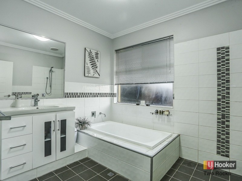 17 Marker Drive, Yanchep WA 6035