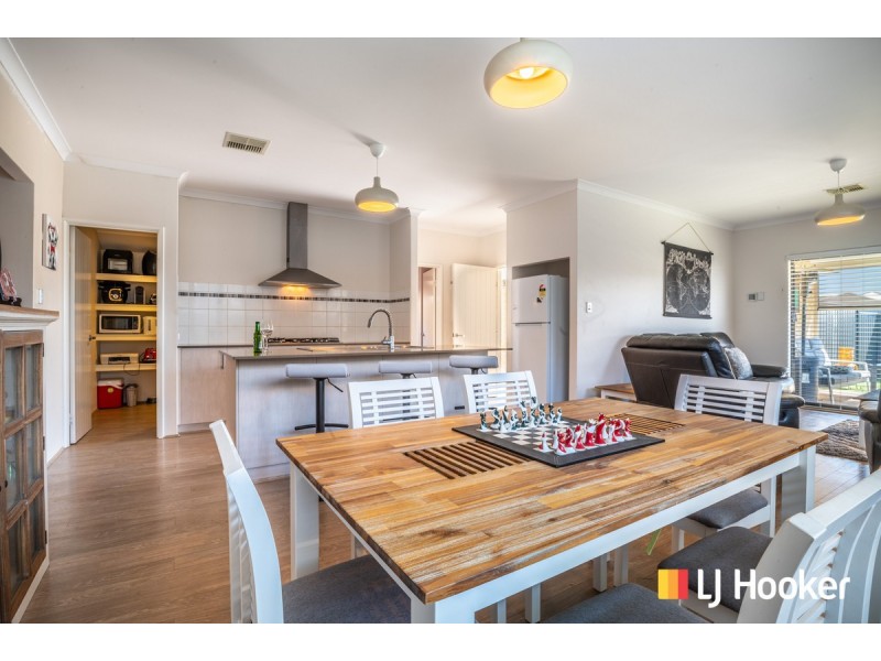 9 Caddy Way, Yanchep WA 6035