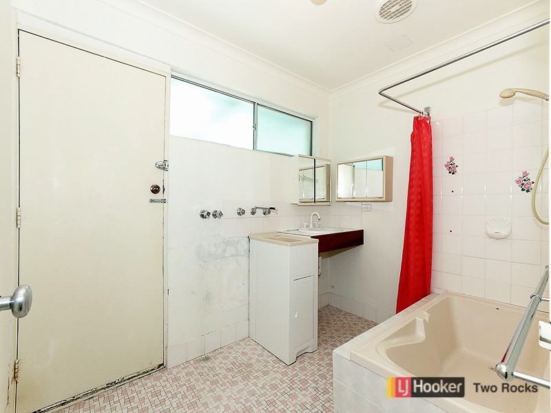 44 Whitfield Drive, Two Rocks WA 6037