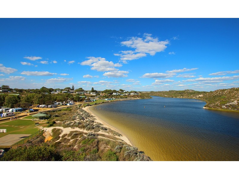 208 Tamarisk Drive, Gabbadah WA 6041