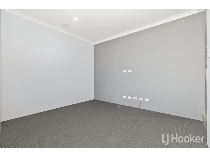 16 Rosewood Street, Eglinton WA 6034