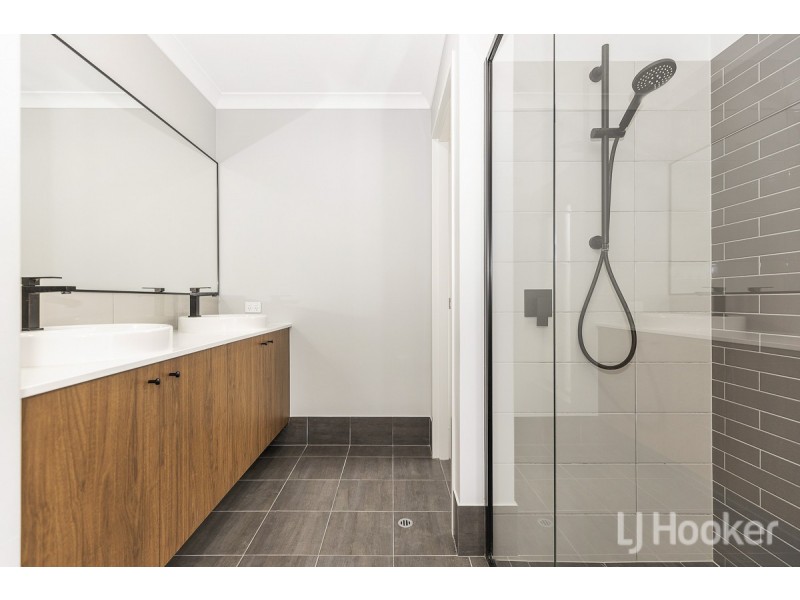 16 Rosewood Street, Eglinton WA 6034