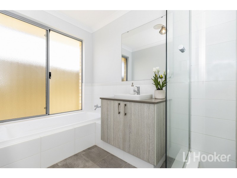 8 Apricot Road, Eglinton WA 6034