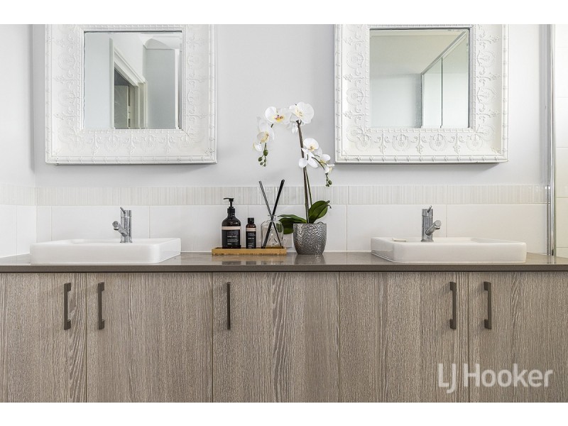 8 Apricot Road, Eglinton WA 6034