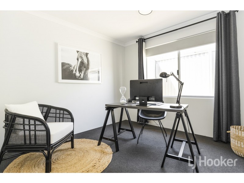 8 Apricot Road, Eglinton WA 6034