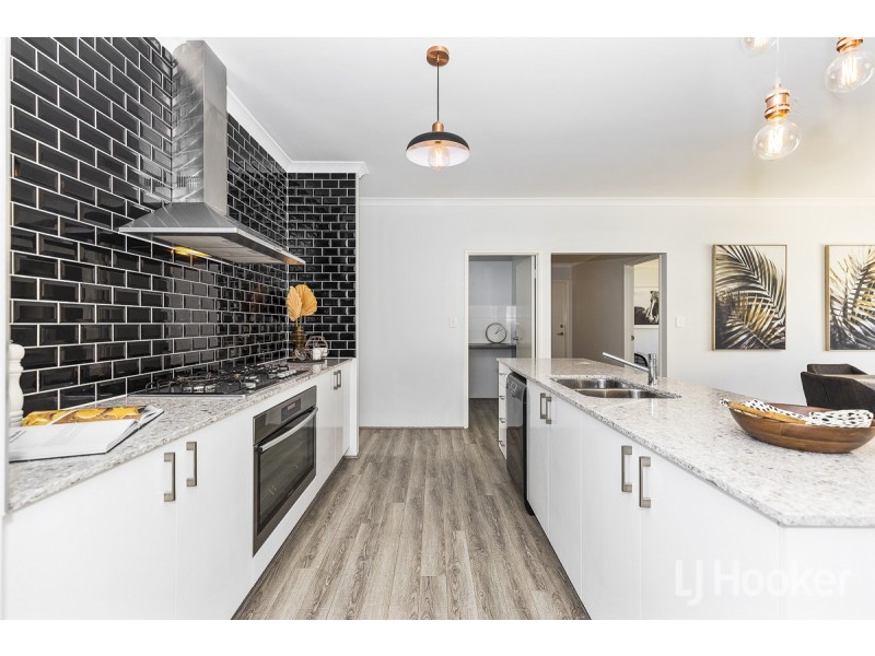 8 Apricot Road, Eglinton WA 6034