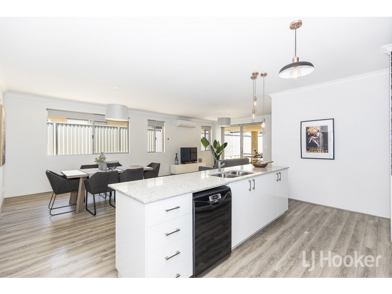 8 Apricot Road, Eglinton WA 6034